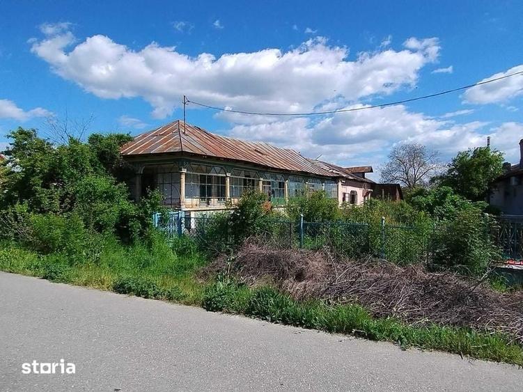 Casă cu 4 camere cu Teren 2300 Mp în Grădinari
