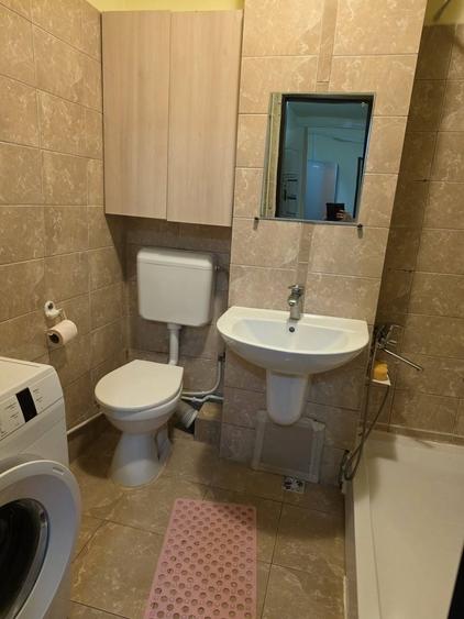 Apartament cu 2 camere decomandat, mobilat în Dâmbovița