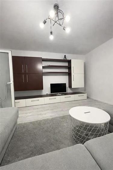 Apartament cu 2 camere decomandat, mobilat în Ultracentral
