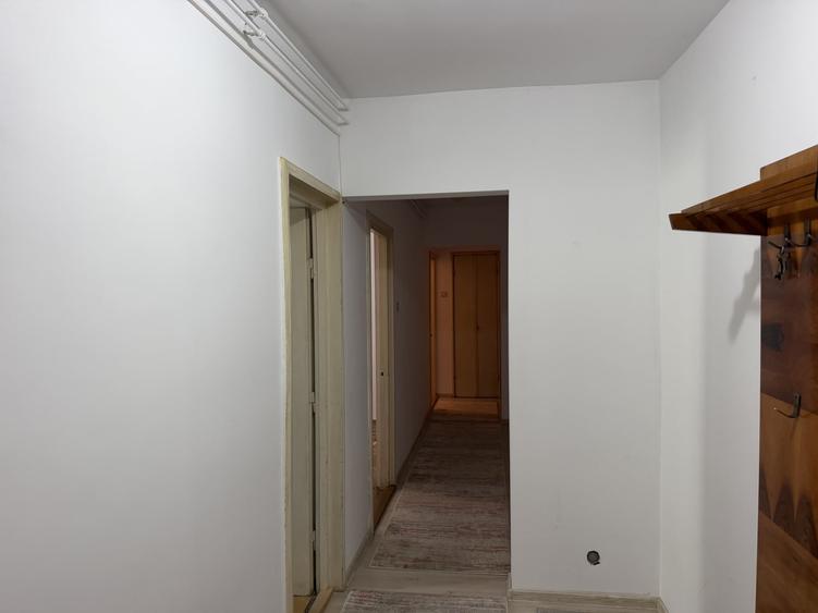 Apartament cu 3 camere decomandat în Mihai Viteazul