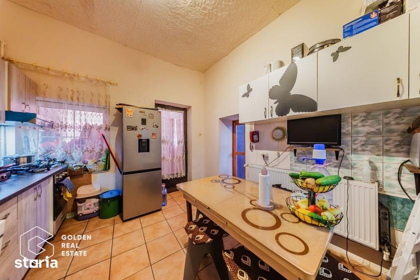 Casă cu 3 camere cu Teren 1778 Mp în Central