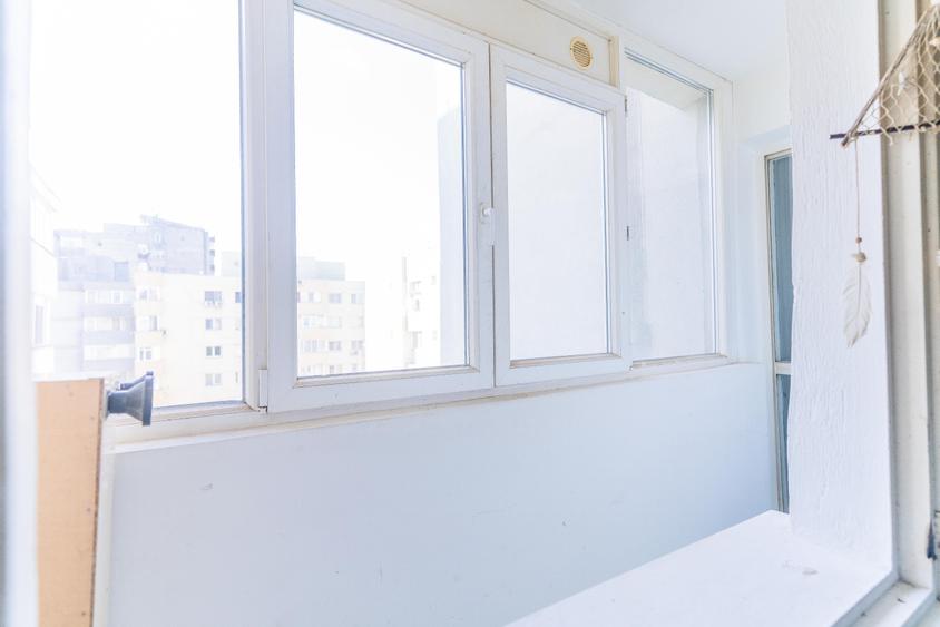 Apartament cu 3 camere decomandat în Lacul Tei