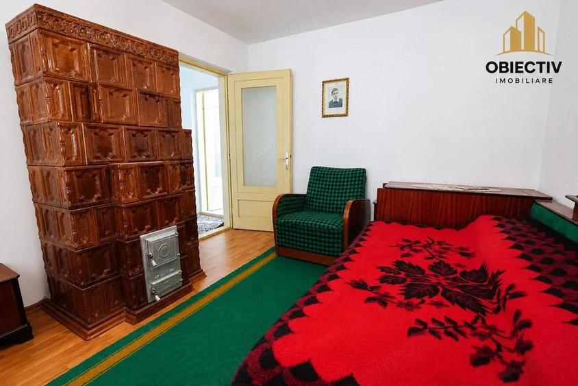 Casă cu Teren 2674 Mp în Poiana Teiului