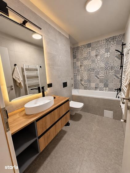 Apartament cu 2 camere decomandat în Tractorul