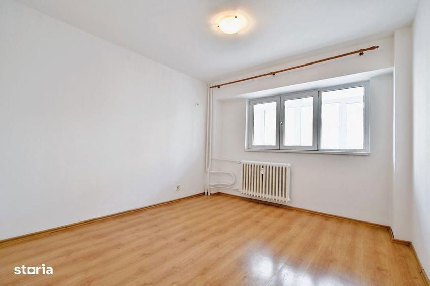 Apartament cu 3 camere semidecomandat în Clucerului