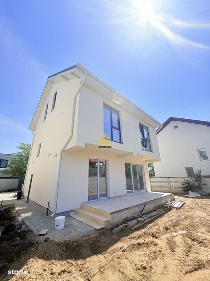 Casă cu 4 camere în Prelungirea Ghencea
