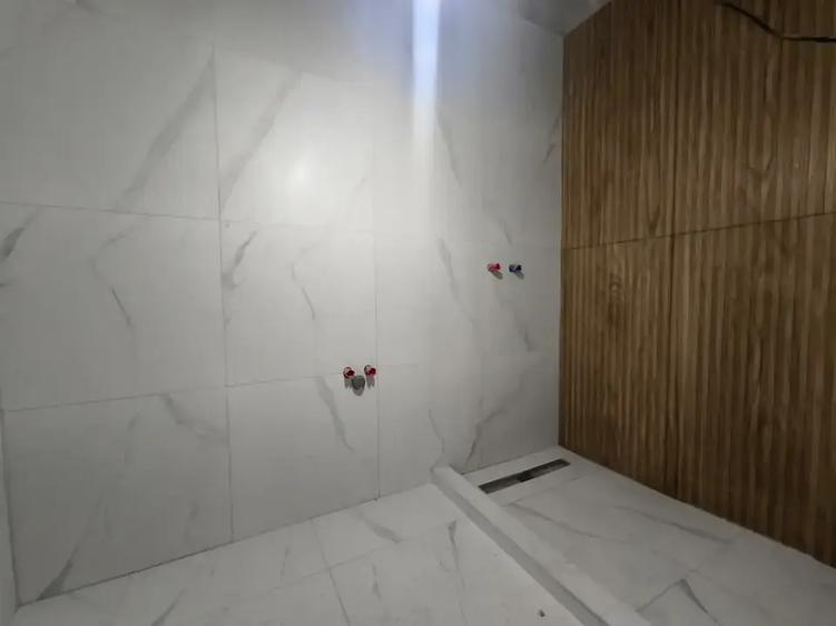 Apartament cu 4 camere decomandat în Theodor Pallady