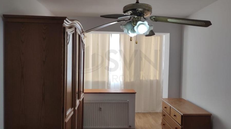 Apartament cu 3 camere semidecomandat în Timișoara