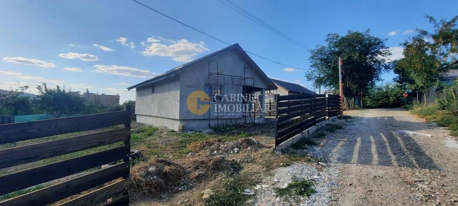 Casă individuală cu 3 camere cu Canalizare în Voinești