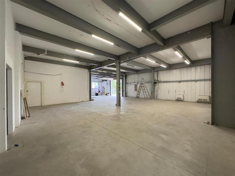 Spațiu industrial, de 187 mp, în Baza 3