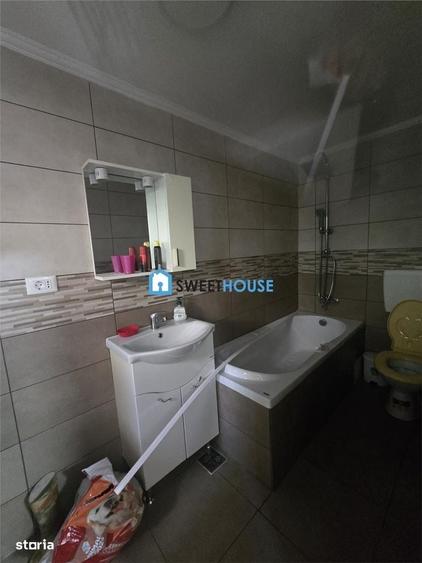 Casă cu 4 camere în Hurez