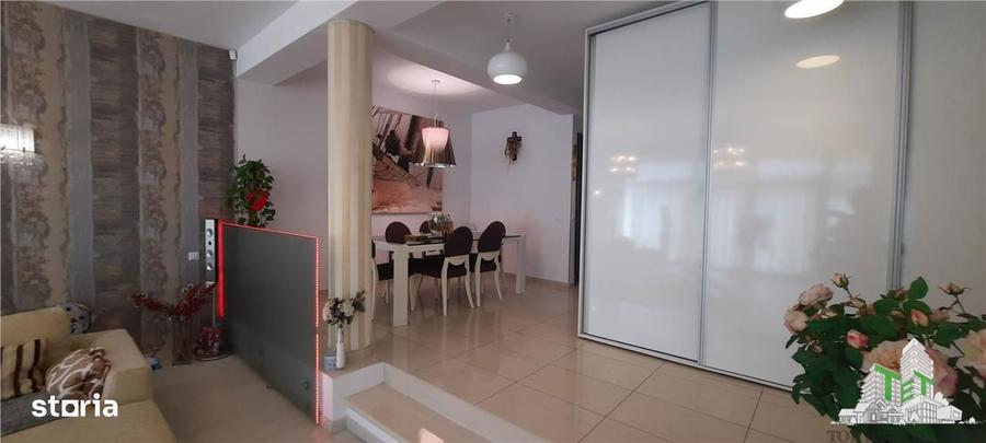Vila eleganta de vanzare in Damaroaia - 12