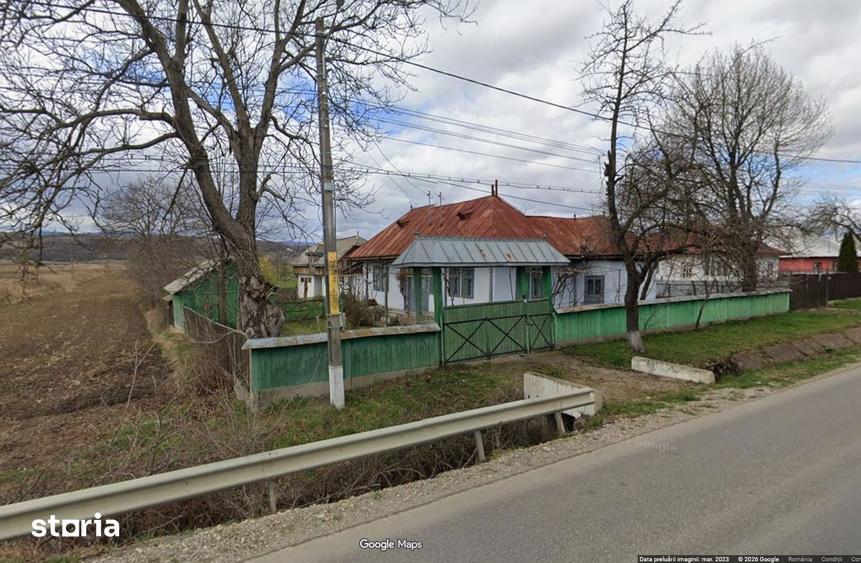 De vanzare casa + teren 9000 mp - 1