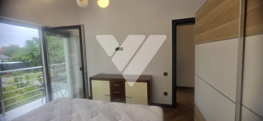 Apartament cu 3 camere decomandat, mobilat în Turnișor