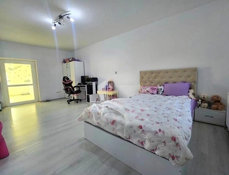 Casă cu 4 camere cu Teren 1763 Mp în Bucovina