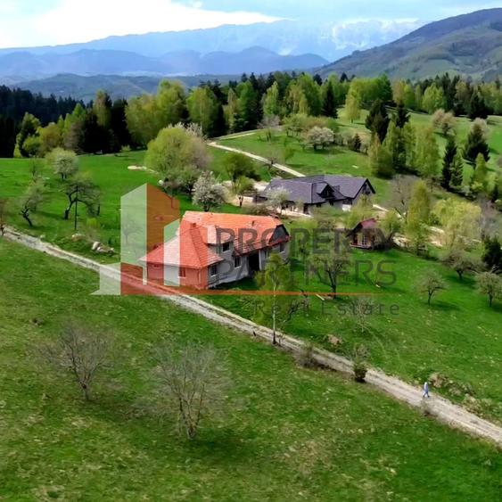 Casă individuală cu 5 camere cu Canalizare în Bran