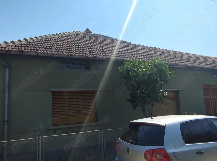 Casă cu Teren 1900 Mp în Zăgujeni