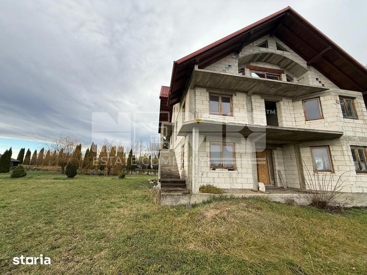 Casă cu 8 camere cu Teren 1674 Mp în Vicovu de Sus