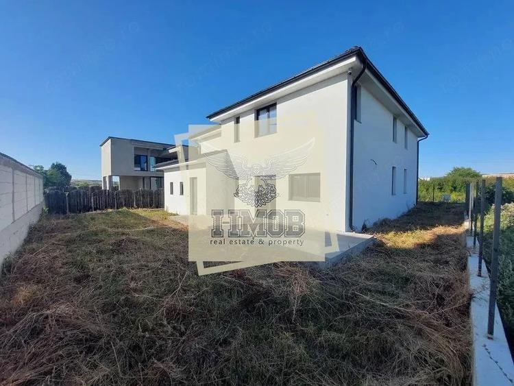 Casă cu 5 camere cu Teren 500 Mp în Veterani