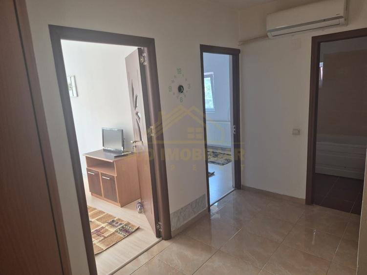 Apartament cu 2 camere decomandat, mobilat în Central