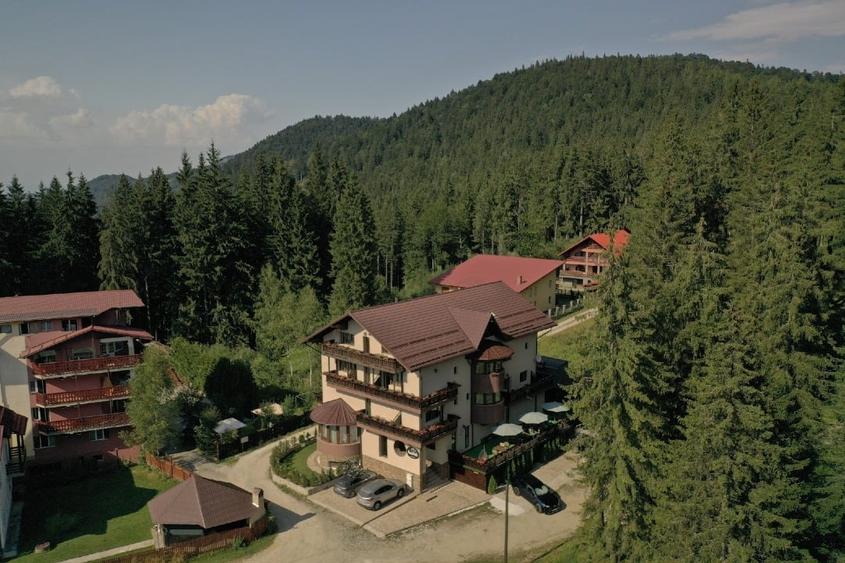 Casă cu 15 camere cu Canalizare în Caragiale