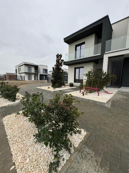 Duplex cu 4 camere cu Garaj în Covaci