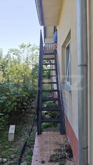 Casă cu Teren 2200 Mp în Dobra