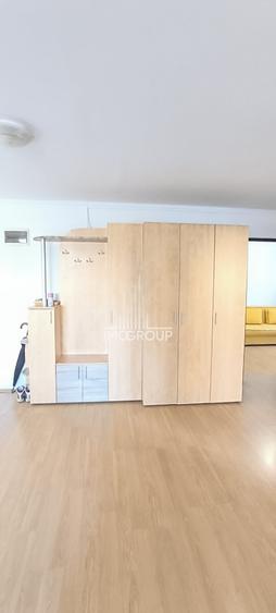 Apartament cu 3 camere decomandat, mobilat în Bună Ziua