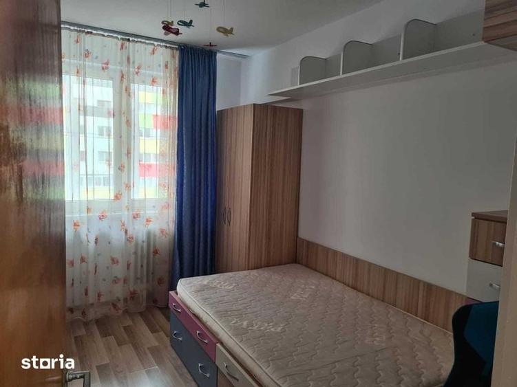 Apartament cu 3 camere decomandat în Rahova