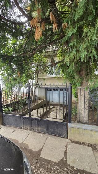 Casă cu 3 camere în Bercu Roșu