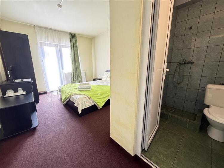 Casă individuală cu 20 camere cu Teren 247 Mp în Sânmartin