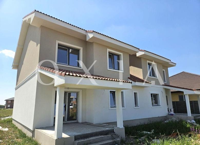 Duplex cu 4 camere cu Canalizare în Giroc