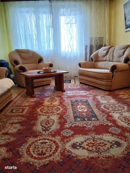Apartament cu 3 camere decomandat în Anda