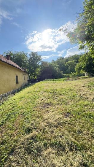 Casă cu 4 camere în Câmpuri-Surduc