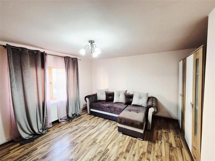 Casă cu 4 camere cu Teren 108 Mp în Tătărași