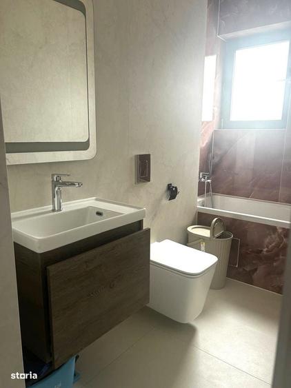Apartament cu 3 camere decomandat în Barbu Văcărescu