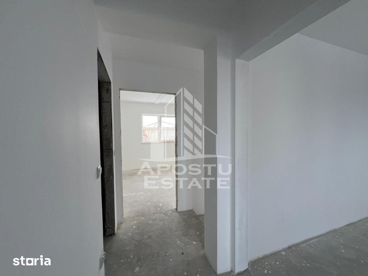 Casă cu 4 camere cu Teren 180 Mp în Ghiroda