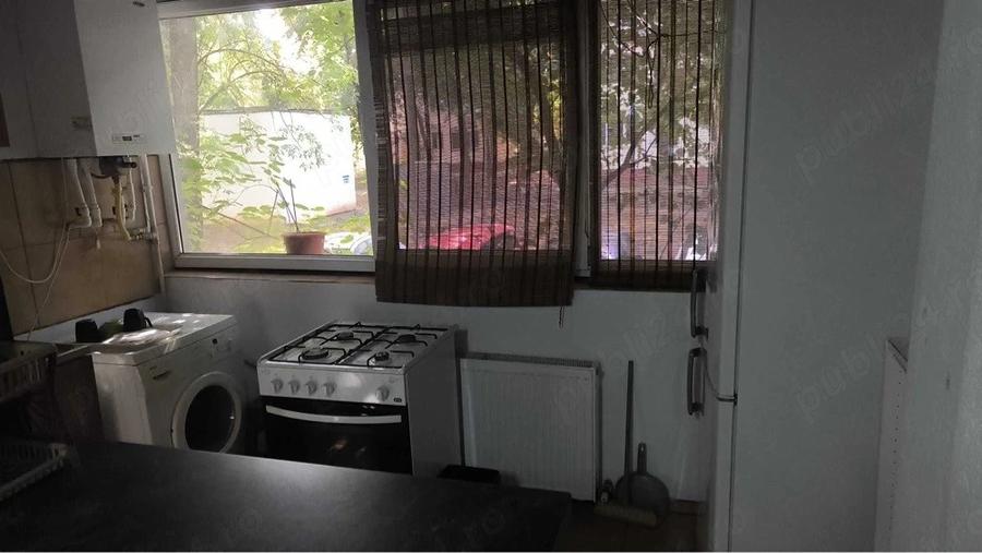 Garsonieră semidecomandată în Apărătorii Patriei