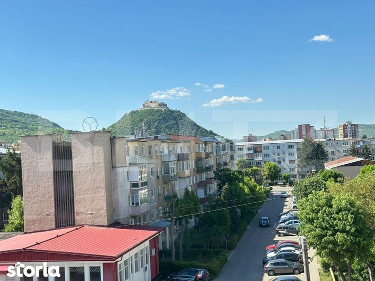 Apartament cu 2 camere semidecomandat în Cetate