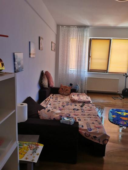Apartament cu 2 camere decomandat în Exterior Vest
