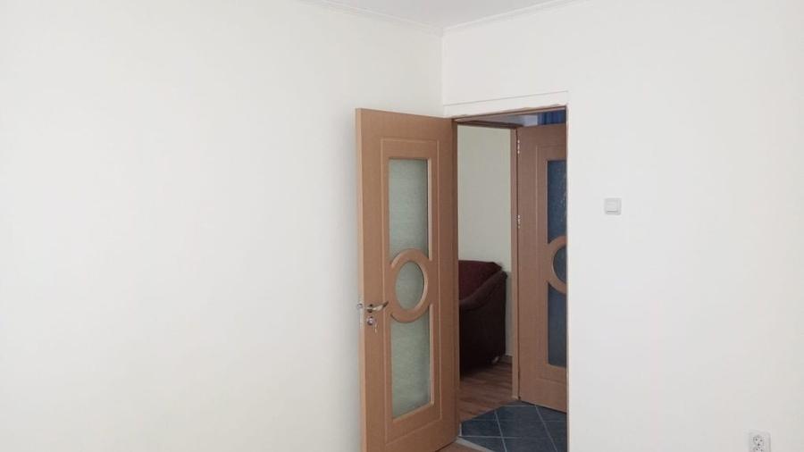 Apartament cu 2 camere semidecomandat în Tufești