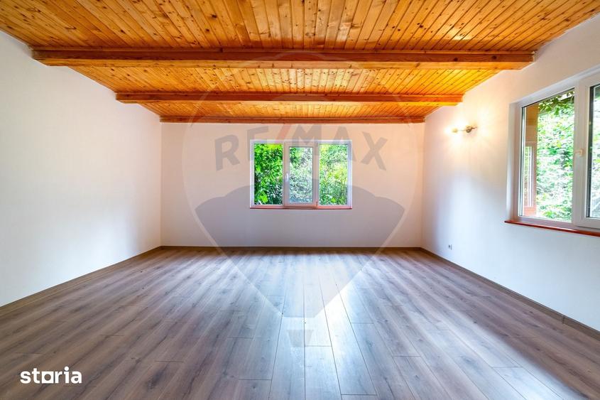 Casă cu 4 camere cu Teren 4874 Mp în Chiheru de Sus