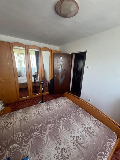 Apartament cu 2 camere semidecomandat, mobilat în Brazda lui Novac