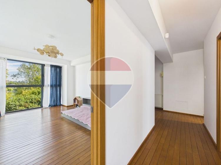 Casă individuală cu 4 camere cu Teren 250 Mp în Tei