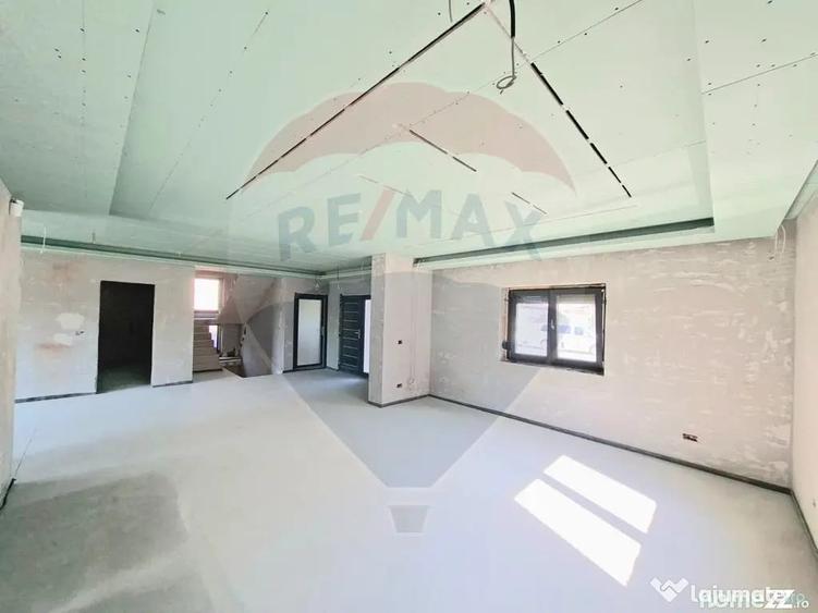Casă cu 4 camere cu Teren 517 Mp în Vladimirescu