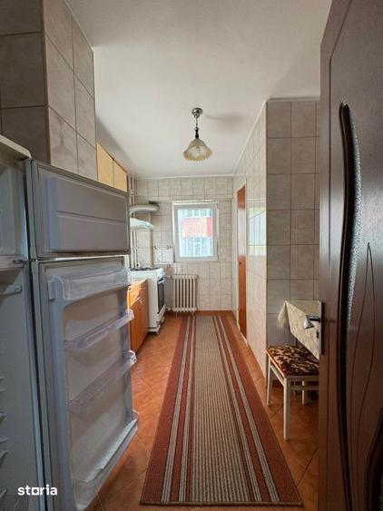 Apartament cu 4 camere decomandat, mobilat în Rahova