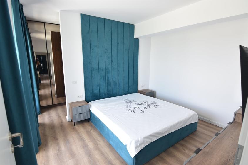 Penthouse cu 3 camere decomandat în Prelungirea Ghencea