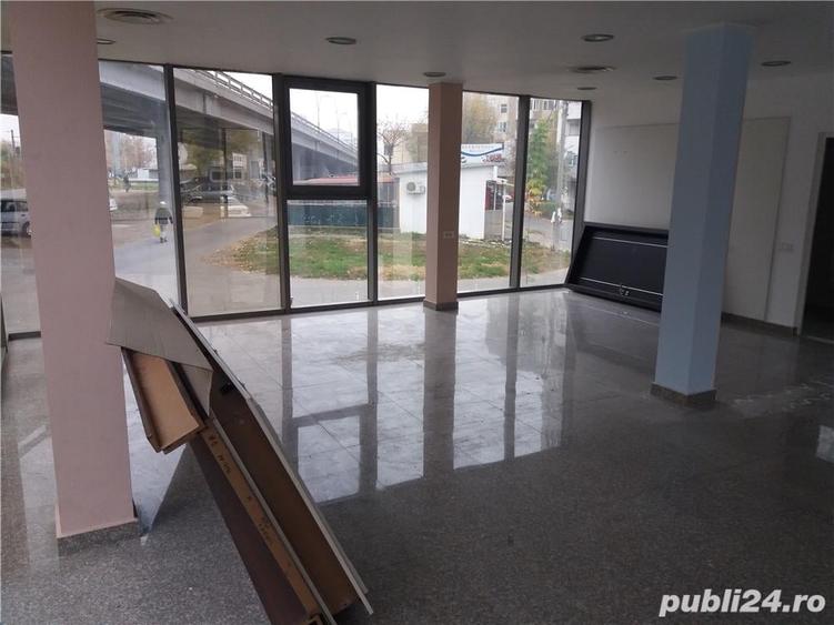 Spațiu comercial, de 200 mp, în Narcisa