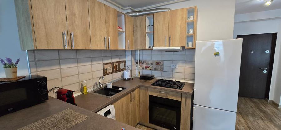 Apartament cu 2 camere decomandat, mobilat în Central