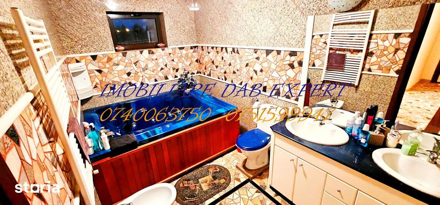 Casă cu 5 camere cu Piscina în Central